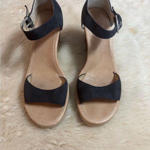 Ugg Black Wedge Sandals with Rainbow Heels - Picture 2 of 8